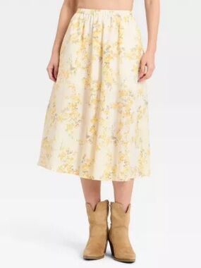 A New Day Women's Pull-On Midi Skirt White Floral‎ L